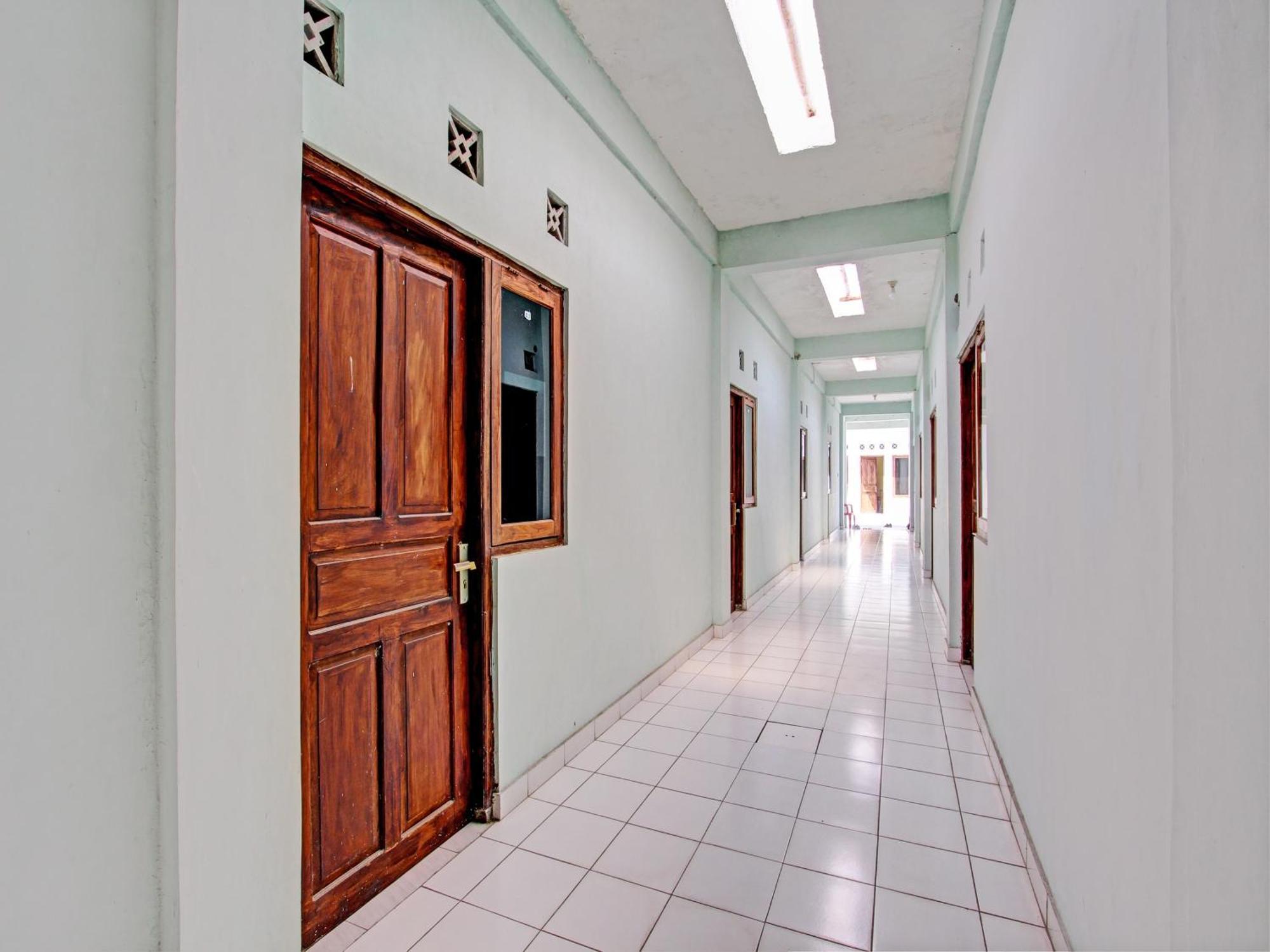 Spot On 93020 Rumah Singgah Ganjuran Bantul Exteriör bild