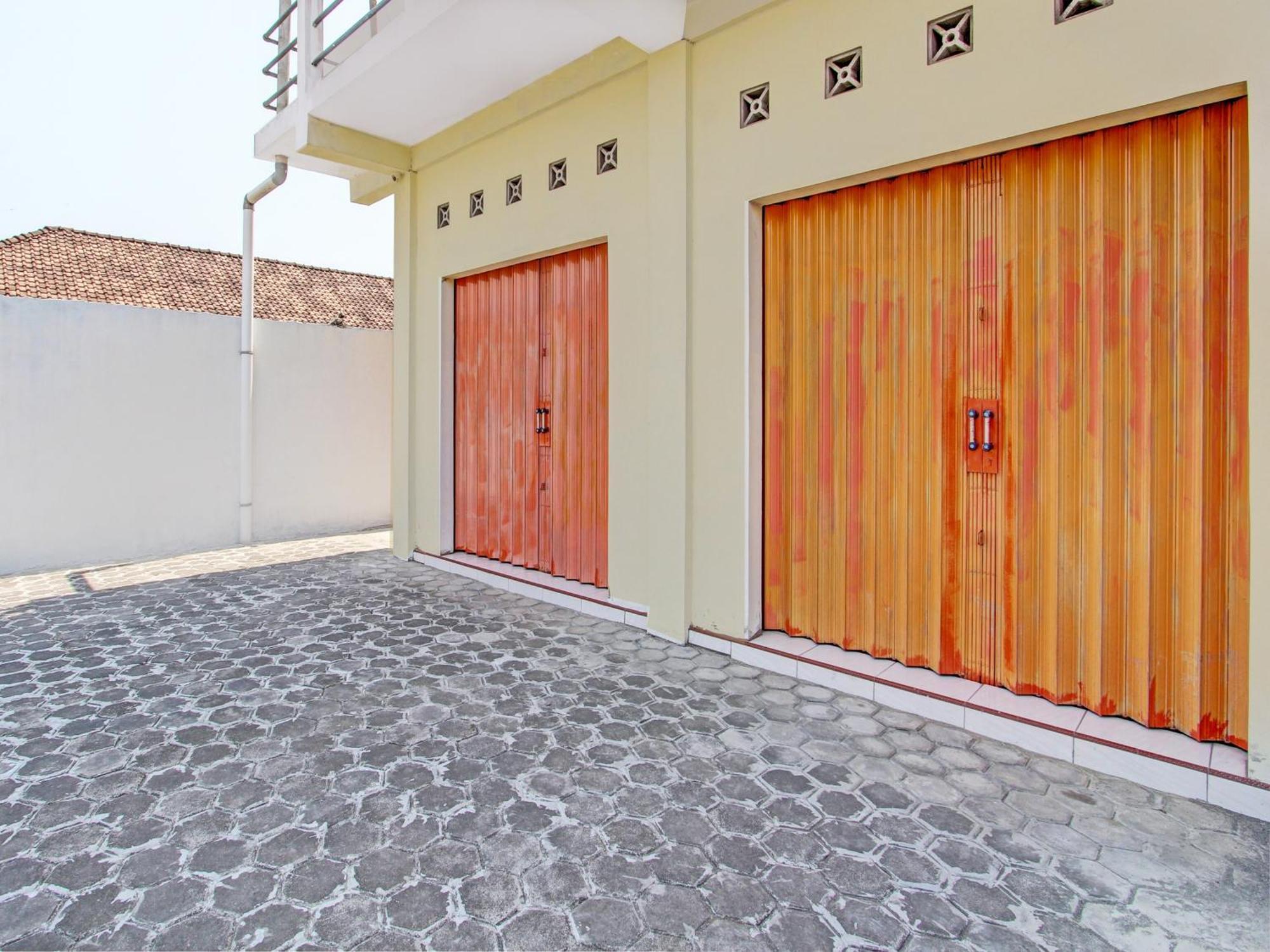 Spot On 93020 Rumah Singgah Ganjuran Bantul Exteriör bild